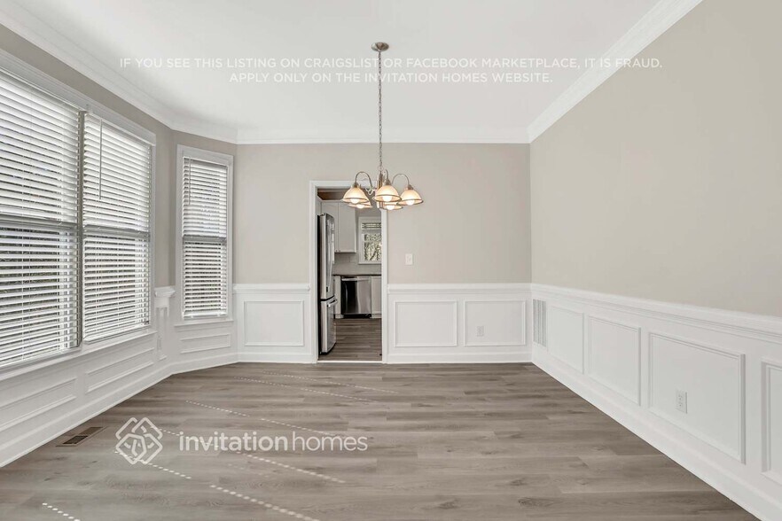 Building Photo - 4894 Day Lily Way