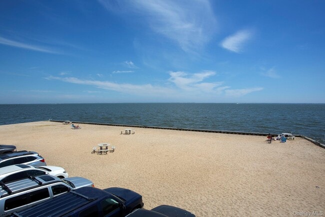 Building Photo - 333 Candee Ave