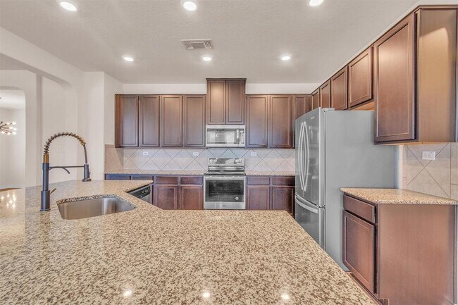 Building Photo - 3894 Bentwood Way