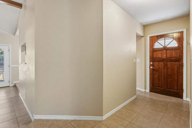 Building Photo - 206 Esmond Ct