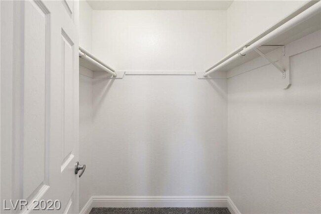 Building Photo - 2 Bedroom Condo
