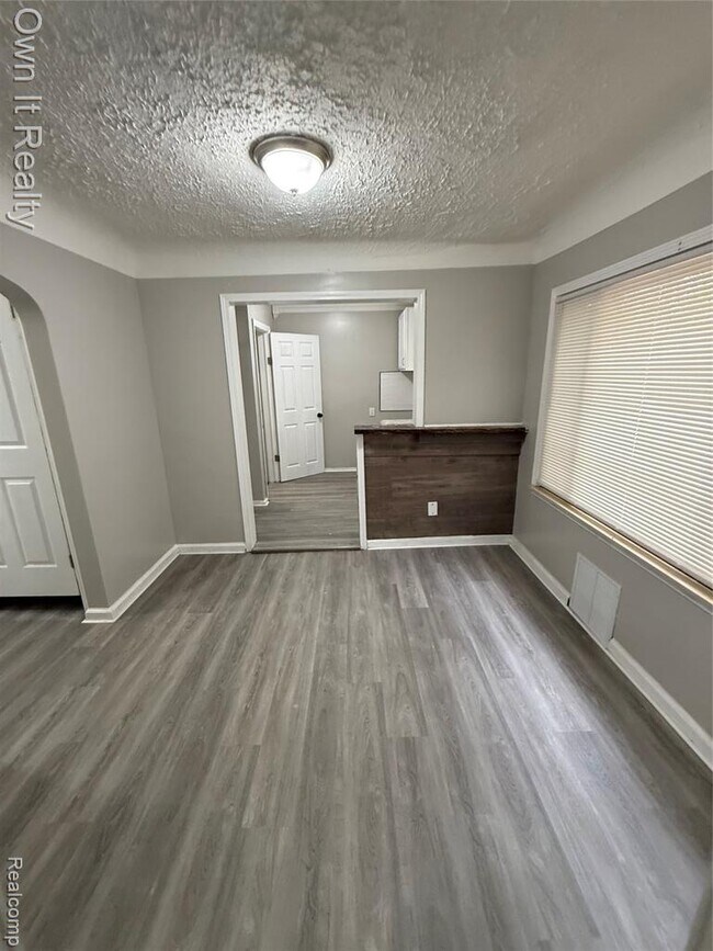 Building Photo - 18750 Avon Ave