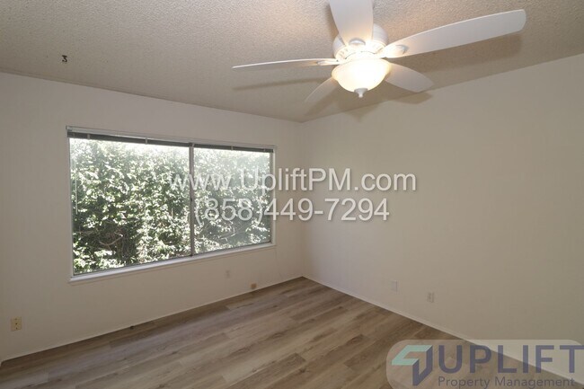 Building Photo - Spacious 4 Bedroom Home in Prime Mira Mesa Location- MOVE IN SPECIAL $300 OFF FIRST MONTH'S RENT!!