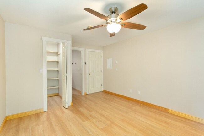 Building Photo - Cozy 2 bedroom, 2 bathroom condo- Federal Way Area