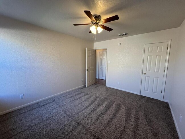 Building Photo - 3706 Dustin Ct