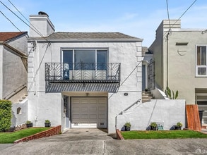 Building Photo - 38 Fredson Ct