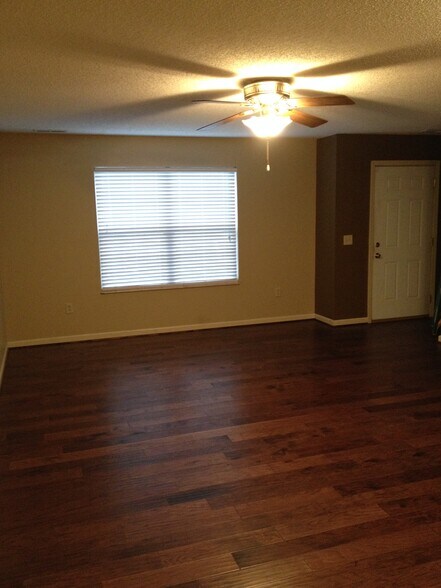 Building Photo - 3057 Lee Hwy