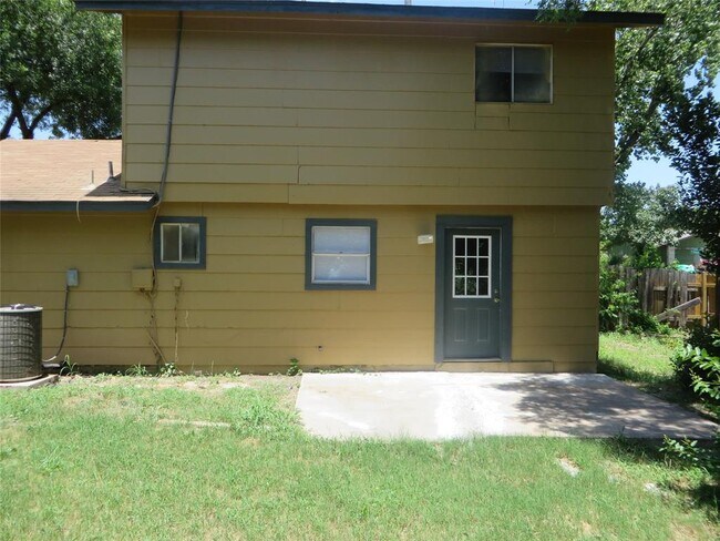 Building Photo - 4511 W Village Ct