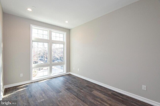 Building Photo - 1340-48 S 13th St