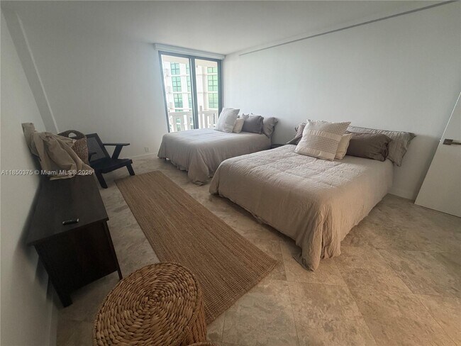 Building Photo - 1111 Crandon Blvd