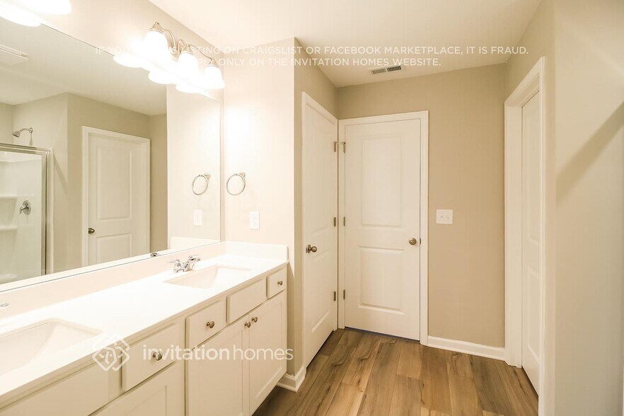 Building Photo - 2097 Boxwood Cir