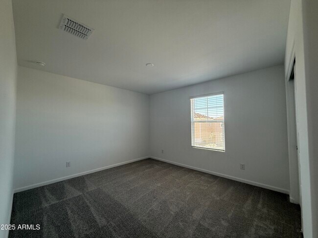 Building Photo - 9544 W Pinchot Ave