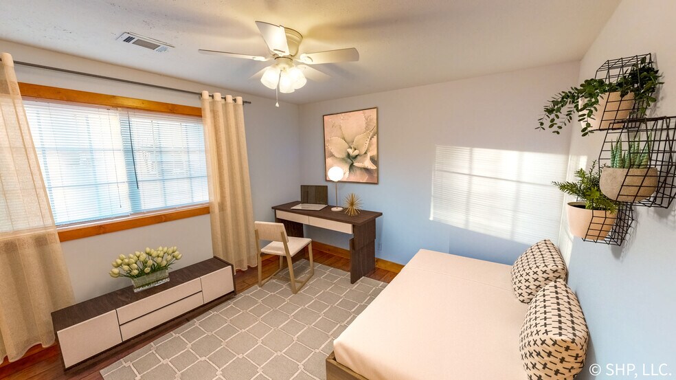 BDR 2 VIRTUALLY STAGED - 250 S Durkin Dr