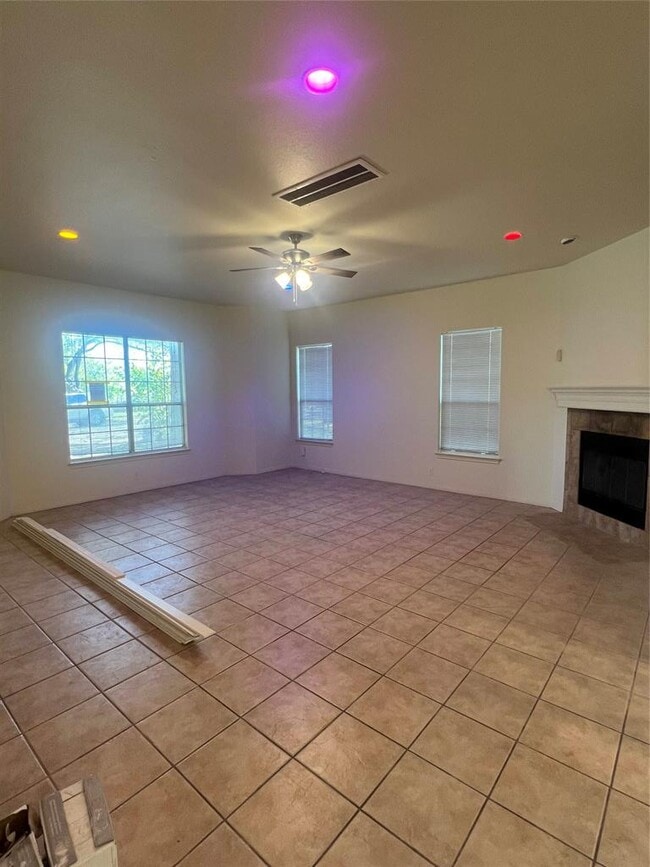 Building Photo - 5404 Martin Ave