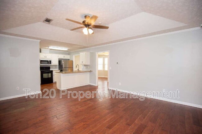 Building Photo - 776 Lee Rd 222