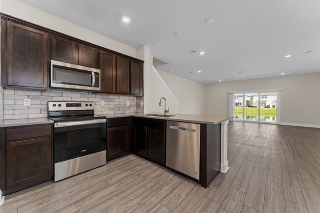 Building Photo - 4758 Kissimmee