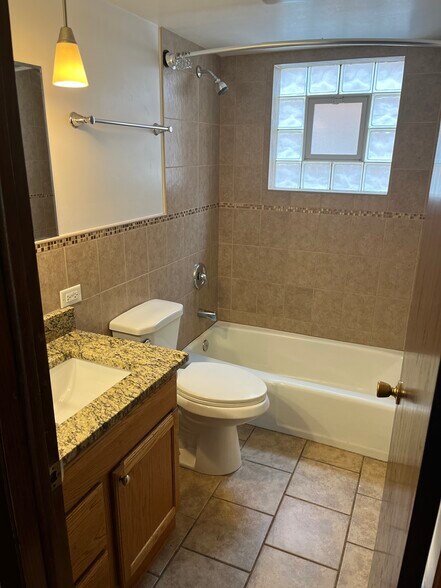 Building Photo - 332 Luella Ave