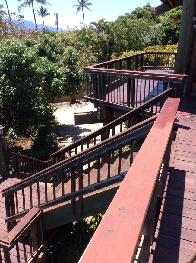 Building Photo - Very private, gated, mostly furnished Maui...