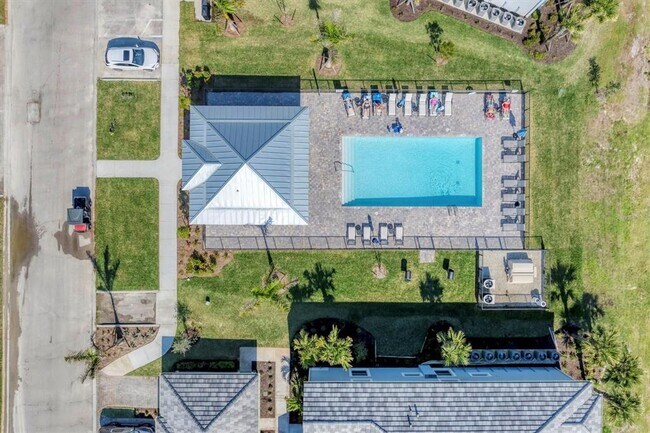 Building Photo - 14184 Heritage Landing Blvd