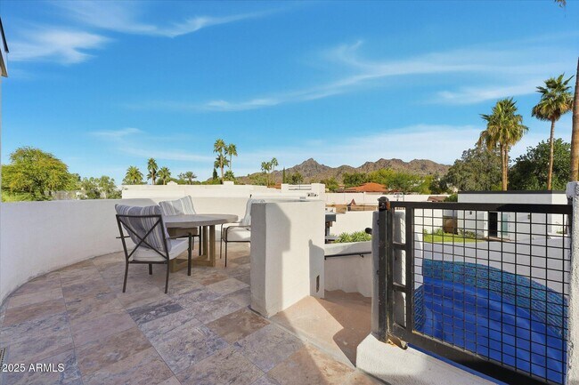 Building Photo - 3112 E Palo Verde Dr