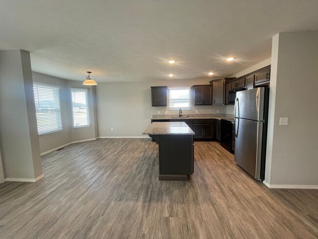 Building Photo - Make this  beautiful modern home yours!!