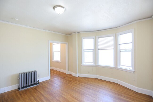 Building Photo - 494 27th Ave