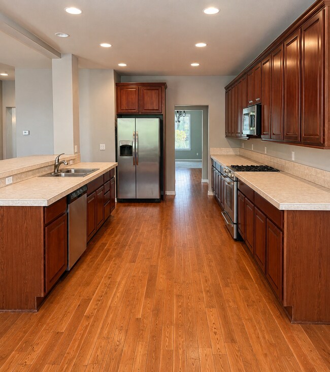 Building Photo - 60974 Snowbrush Dr