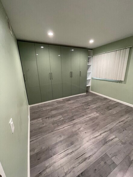 Building Photo - 8350 Burnet Ave