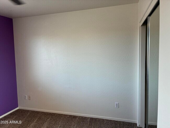 Building Photo - 7287 S Sunrise Way