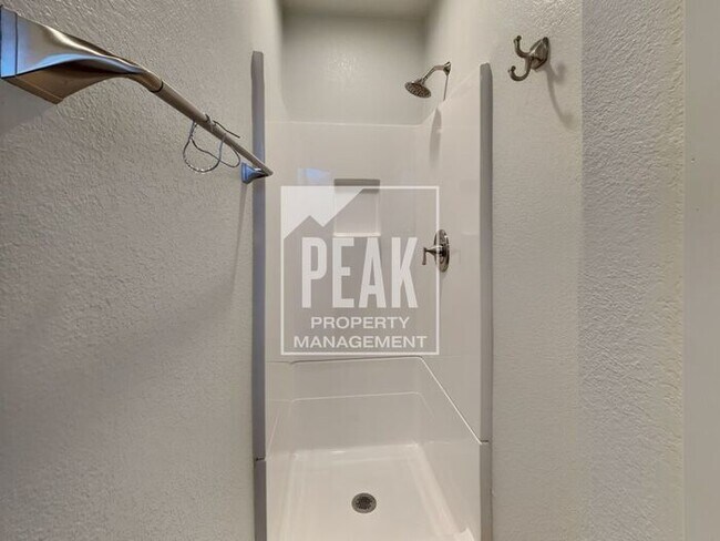 Building Photo - $1799! Beautiful 3Bed/2Bath home in FORT WORTH!
