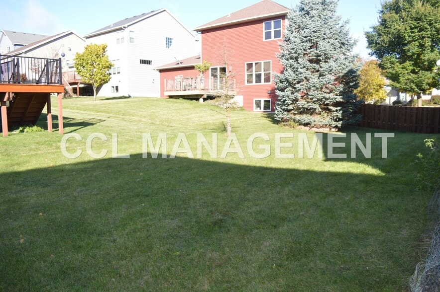 Building Photo - 708 Sundance Dr