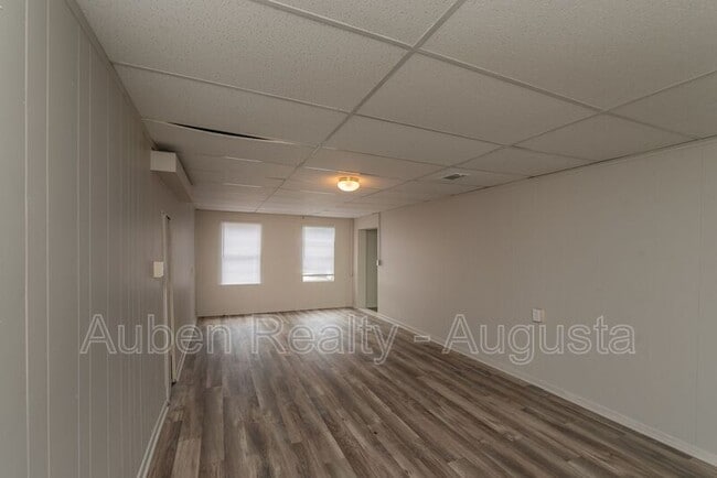 Building Photo - 1547 Heath St