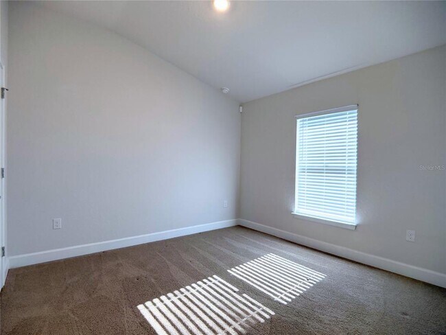 Building Photo - 4549 SE 25th Loop