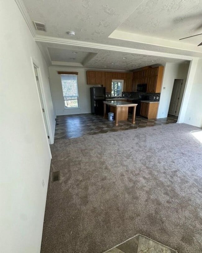 Building Photo - 3Bd 2bath 6 Month lease only ****HOUSE IS FOR SALE***