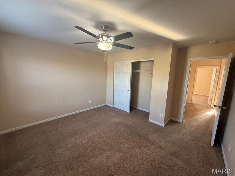 Building Photo - 733 Pecan Hill Dr