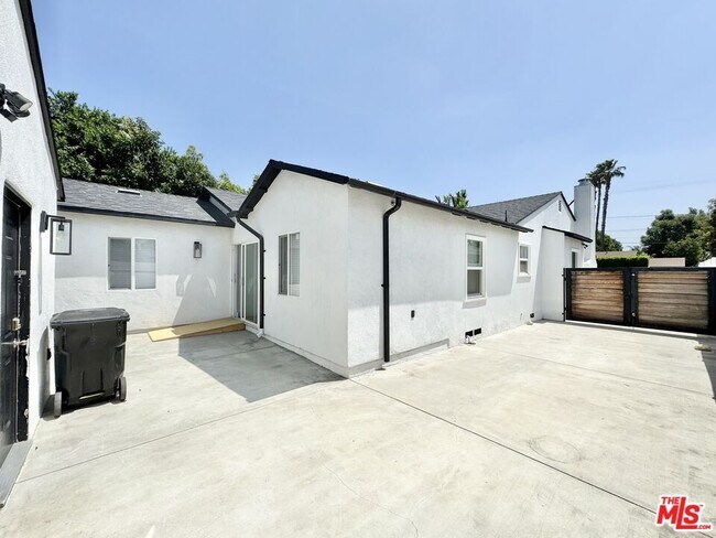 Building Photo - 5937 Ranchito Ave