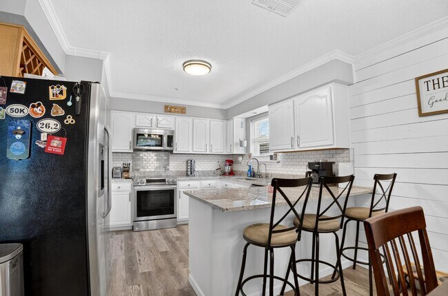 Building Photo - 5316 Loring Dr