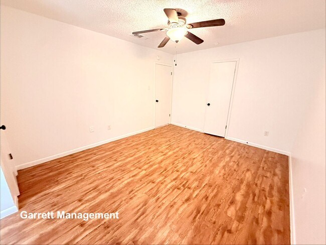 Building Photo - 106 N Fairview Dr