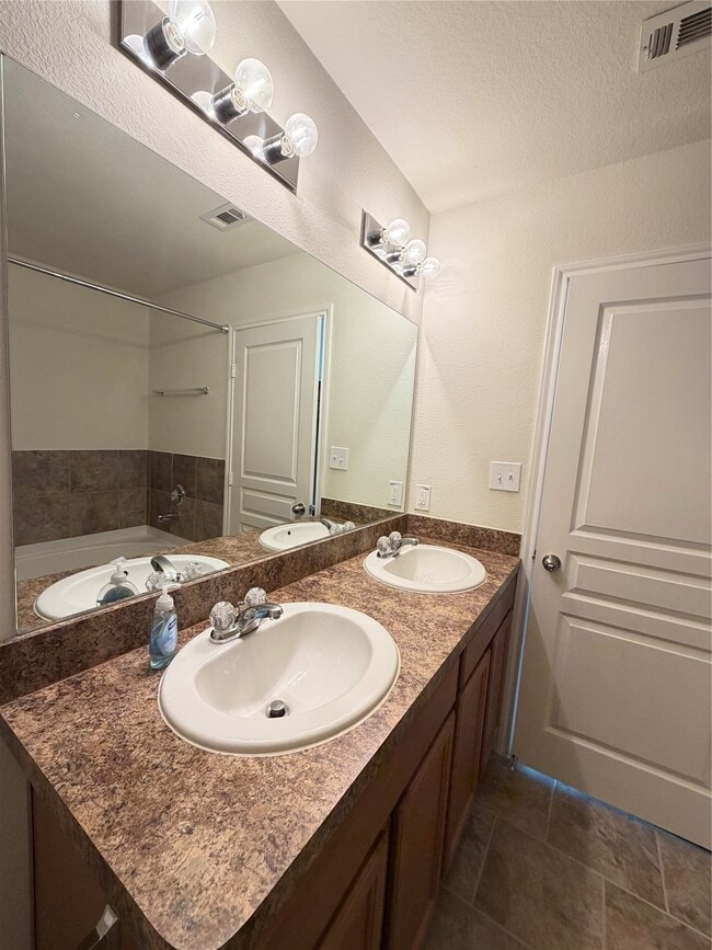 Building Photo - 2538 Bedrock Ln