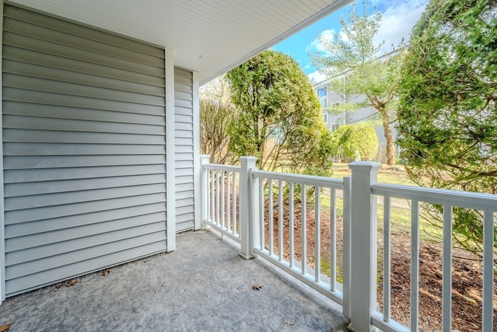 Building Photo - 255 North Rd