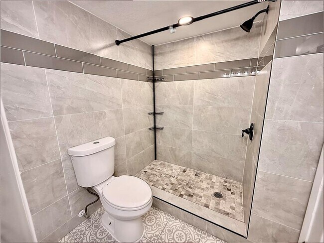 Building Photo - 133 Oyster Bay Cir