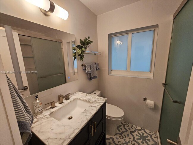 Building Photo - 4512 Sea Grape Dr