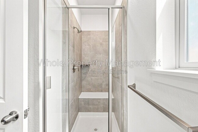 Building Photo - 15612 W Floyd Dr