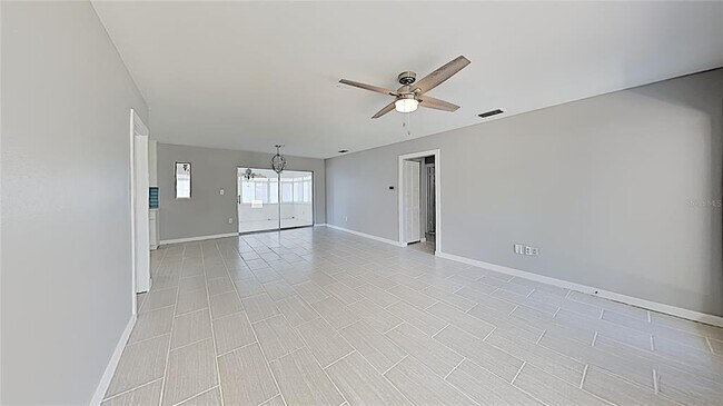 Building Photo - 4511 S Gaines Rd