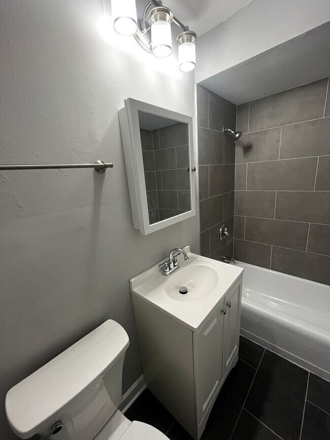 Building Photo - 2149 W 119th St
