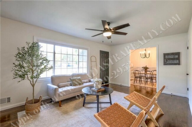 Building Photo - Stunningly Remodeled 3 Bed 1 Bath Home in KCMO-Available NOW!!