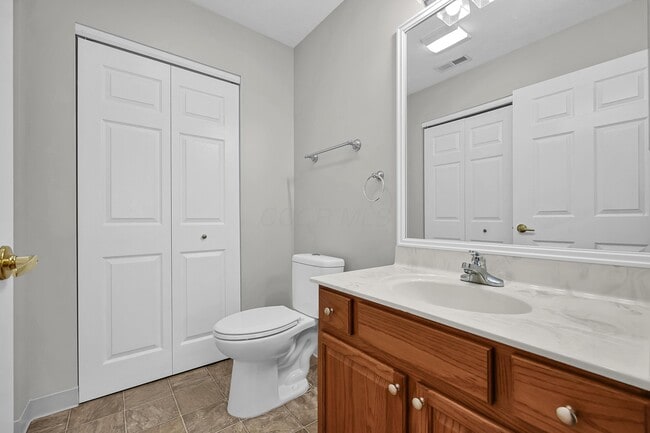 Building Photo - 206 Pioneer Cir
