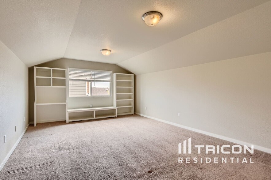Building Photo - 3872 Ginkgo St