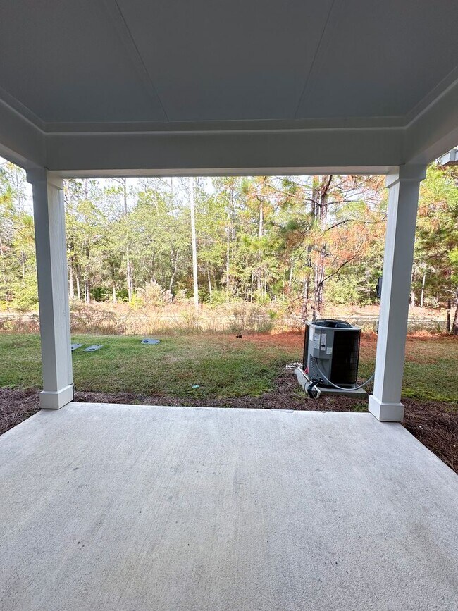 Building Photo - Centrally located townhome in The Verandas