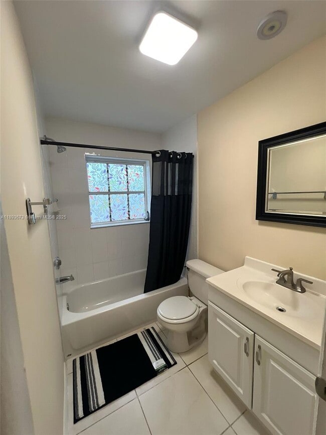 Building Photo - 4951 Wedgewood Way
